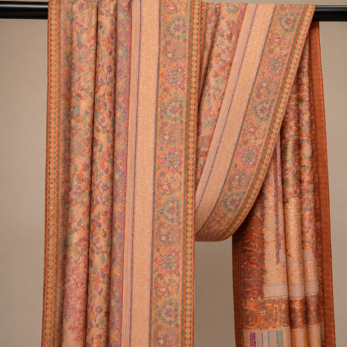 Moonlight border modal kani stole