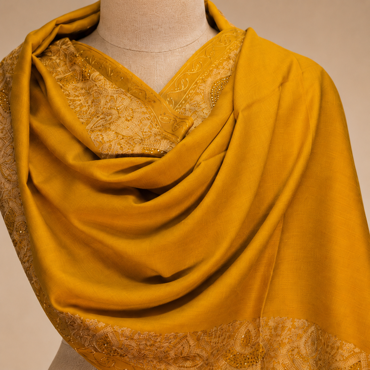 Merino border ari swarovski stole