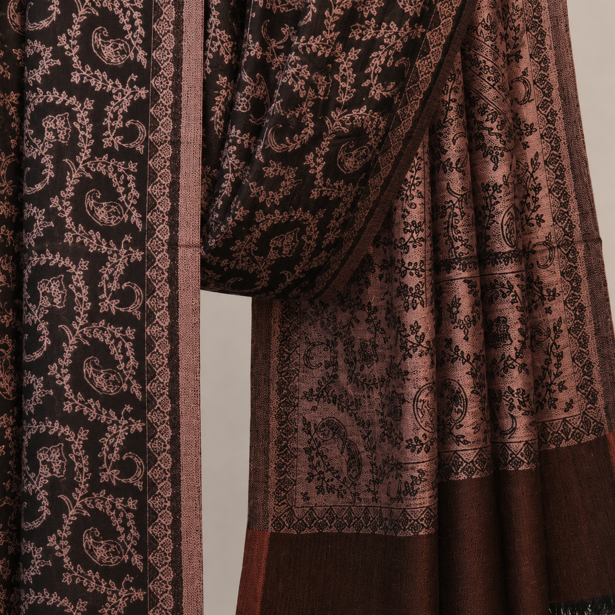 Modal fine sozni stole