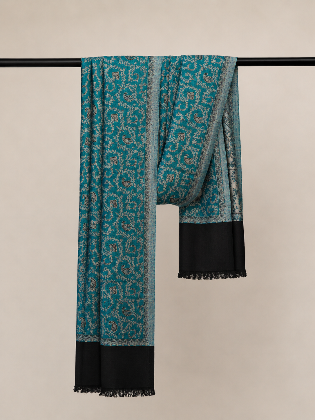Modal fine sozni stole