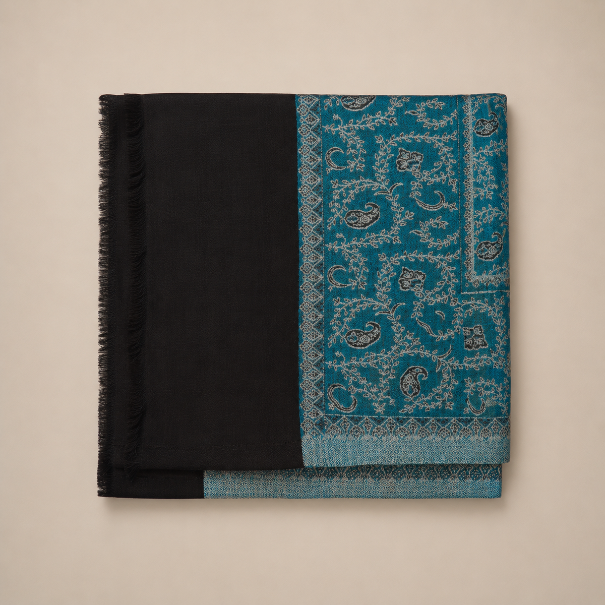 Modal fine sozni stole