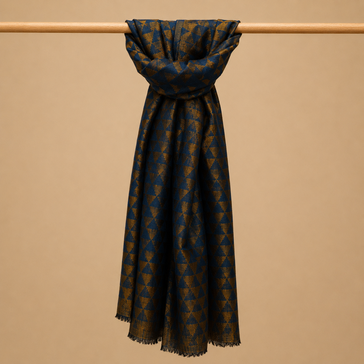 Finewool jaquard moonlight stole