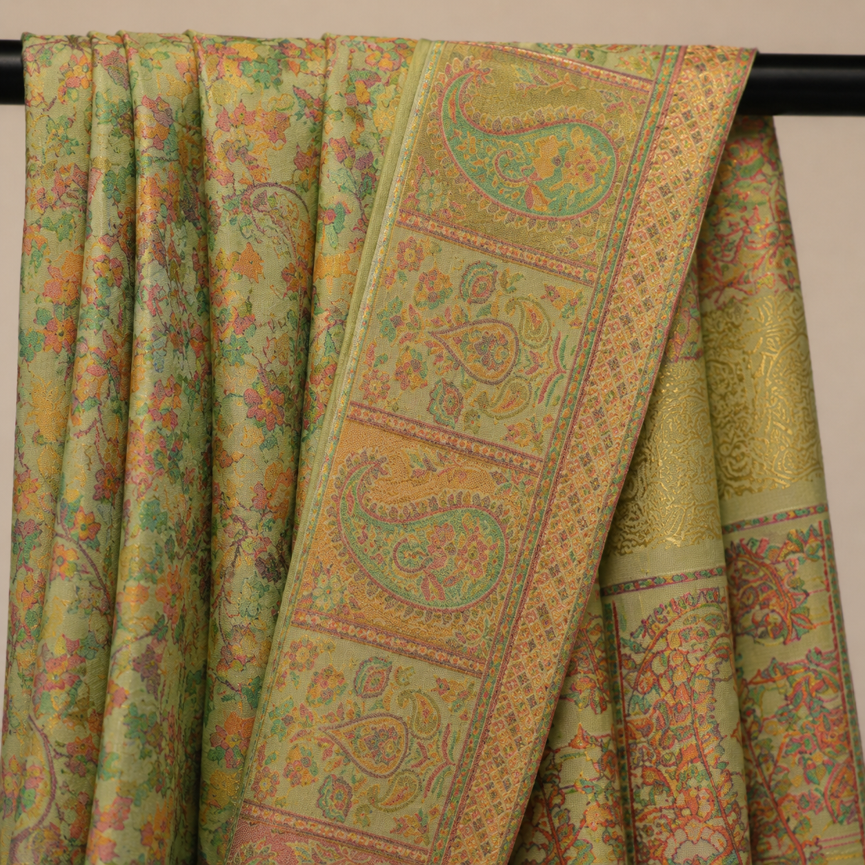 Moonlight border modal kani stole