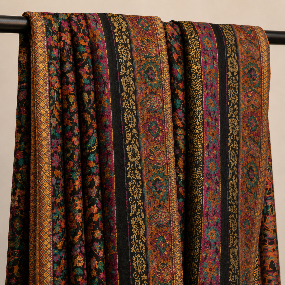 Moonlight border modal kani stole