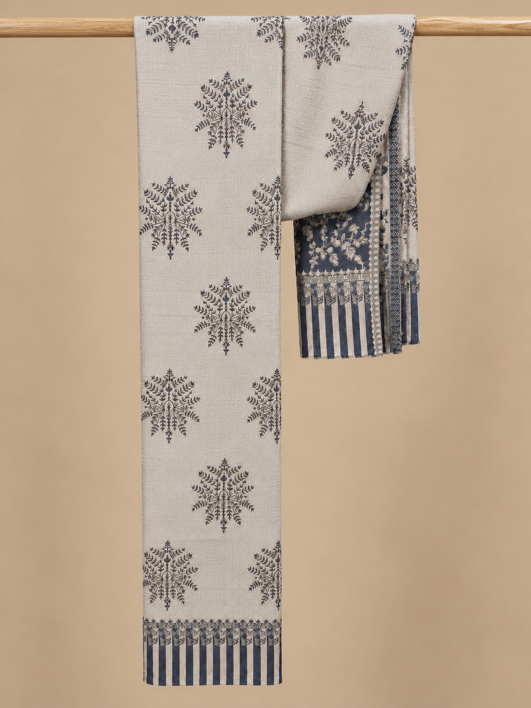 Medallion Buti Embroidered Hashidar Wool Stole