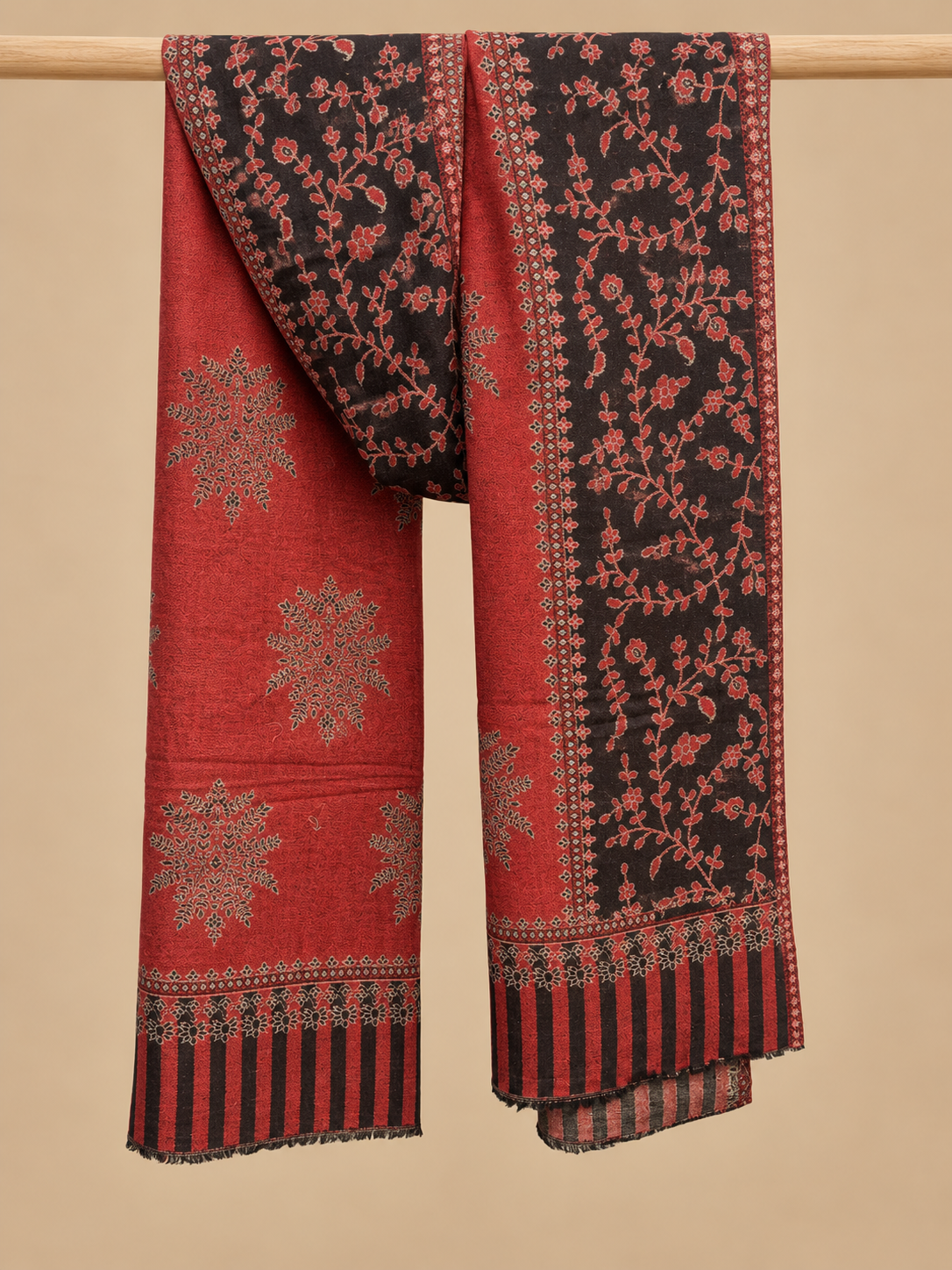 Medallion Buti Embroidered Hashidar Wool Stole